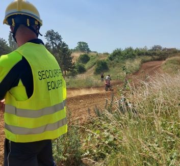 Secouristes sur un poste de secours